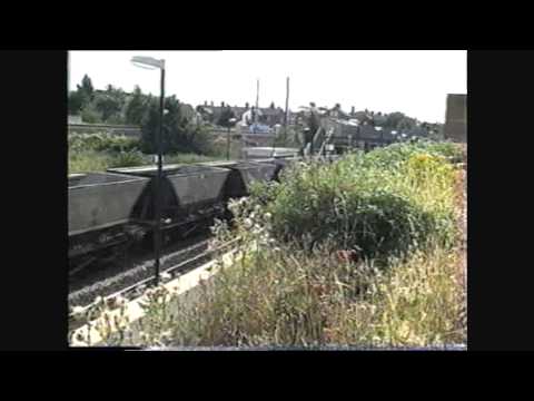 Class 58s passing through Retford Station 06/08/1998