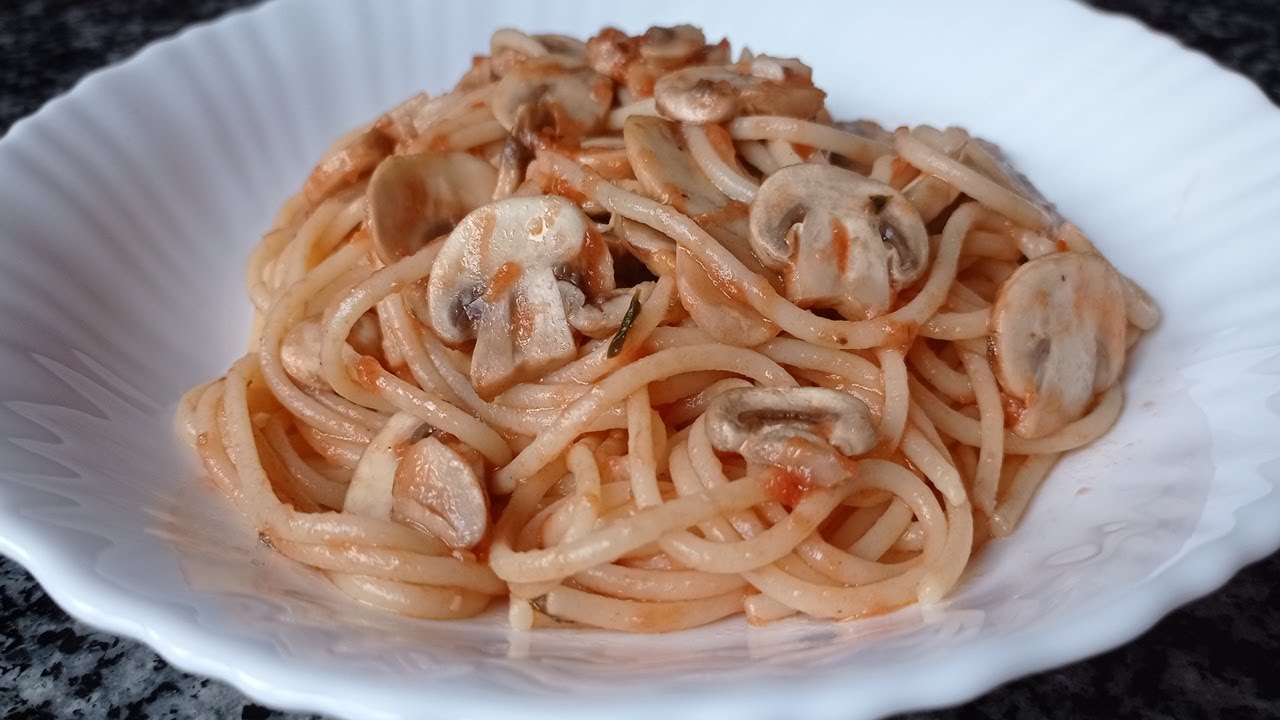 !Nunca había probado esta deliciosa receta de pasta! Espaguetis con champiñones y tomate 🍅