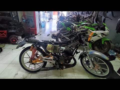 Suasana Bengkel Menjelang Tahun Baru