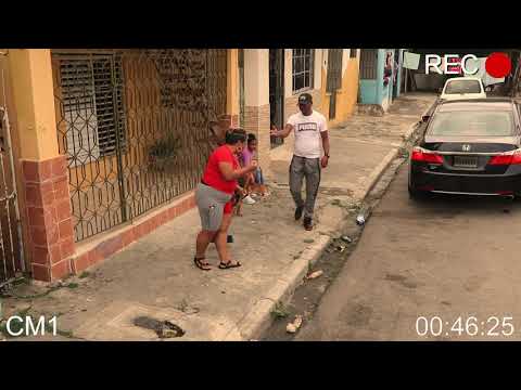 CAMARA CAPTA MOMENTO DONDE UN HOMBRE SE ROBA UN NIÑO DEL FRENTE DE SU CASA ,IMPACTANTE SITUACION