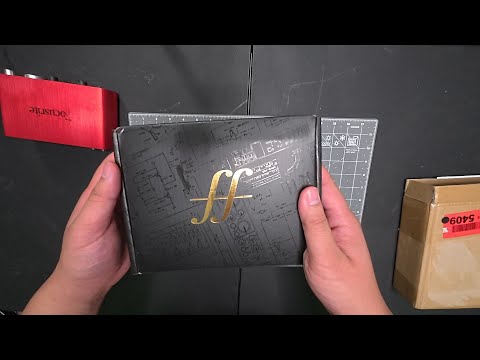 A very unprofessional Focusrite Scarlett 2i2 40th Anniversary Edition unboxing