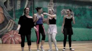 preview picture of video 'Show com as Bailarinas no Centro Cultural de Rio das Pedras/SP'