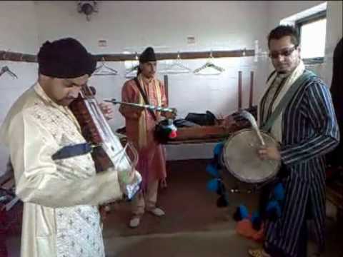 Indz Soor D-E-A playing Dhol desi style with sarangi.