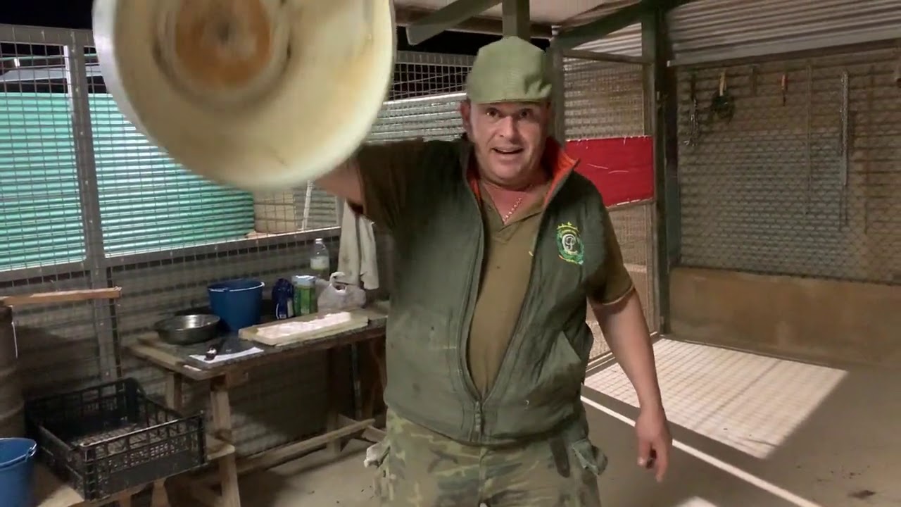 Camperos vamos a prepararle la cena a los perros❤️😘👍siempre parriba.