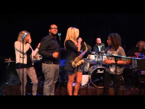 Carwash - Christina Aguilera (Live performance by Candy Dulfer & Robine)