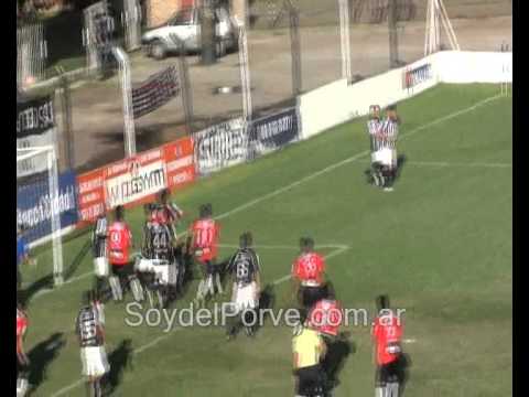 Goles: El Porvenir 2, Claypole 1 (Relatos Matías González -Soy del Porve, AM 1490-)