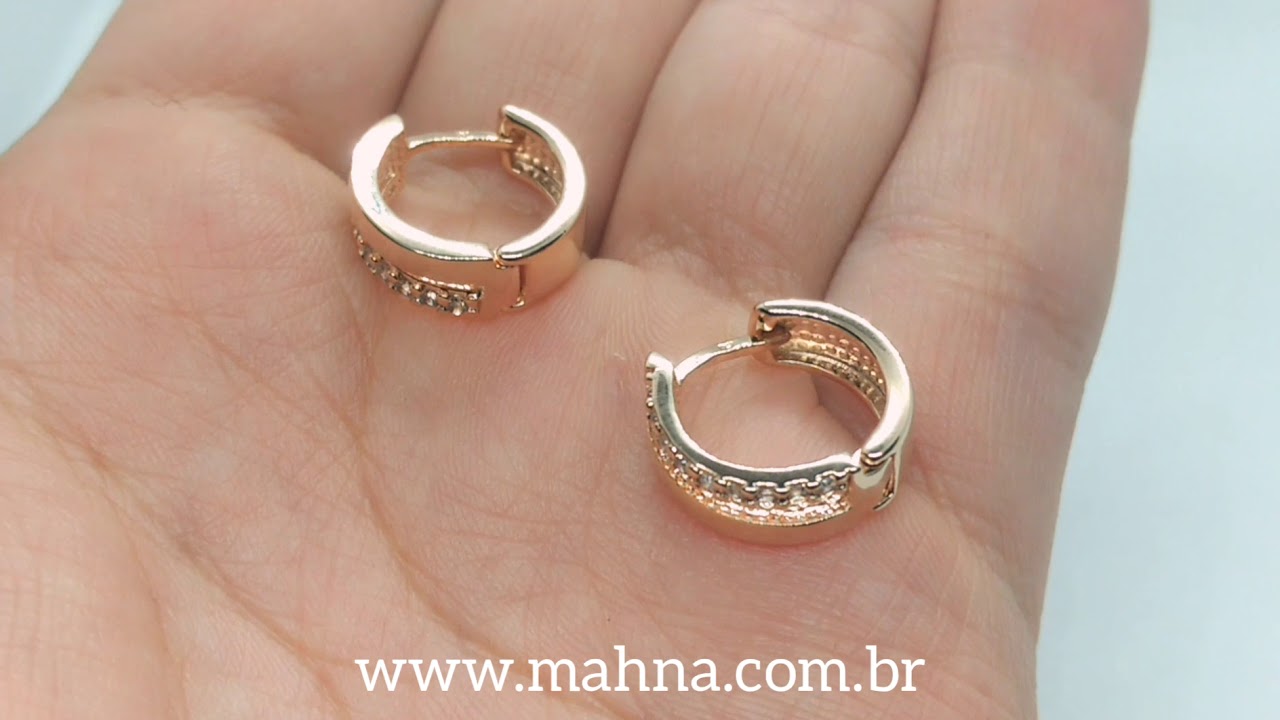 Watch Now BRINCO ROMMANEL ARGOLA GROSSA COM ZIRCONIAS 524766 | MAHNÁ ACESSÓRIOS BRINCO ROMMANEL ARGOLA GROSSA COM ZIRCONIAS 524766 | MAHNÁ ACESSÓRIOS