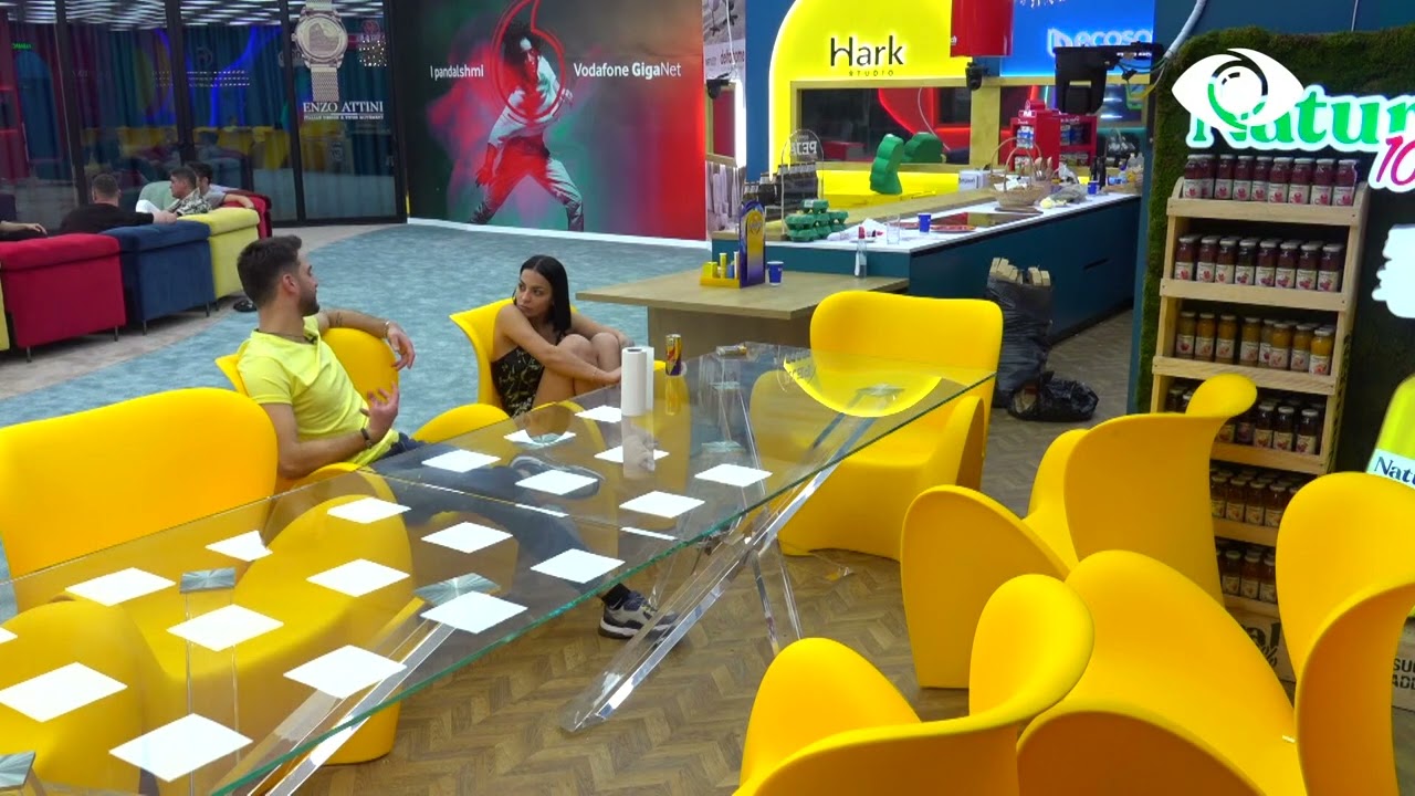 Mikela-Enit: Me këto që thua i ul shanset vetes!