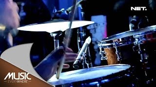 Andra and The Backbone - Eternal Flame (The Bangles Cover) - Music Everywhere