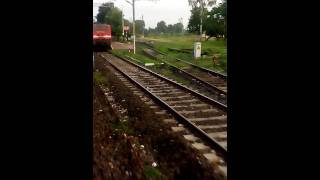 preview picture of video '12405 Gondwana SF Express overtakes 18029 LTT(Kurla)- Shalimar Express with SRC WAP4 at bodwad'