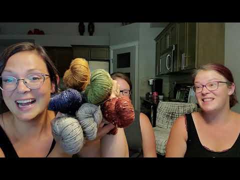 Cozy Up Knits episode 238: Loud Warning/Pretty random!! LOL