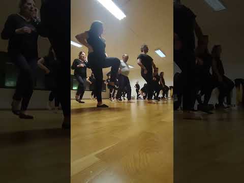 Passi base di pizzica con Chiara Bonura