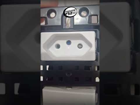 CRIME EM IÇARA: FUNCIONÁRIA ENCONTRA CÂMERA ESCONDIDA EM TOMADA DE BANHEIRO DE EMPRESA 🚨🕵️‍♀️