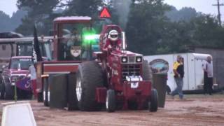 preview picture of video 'Super Farm - Harrells,NC Truck & Tractor Pull'