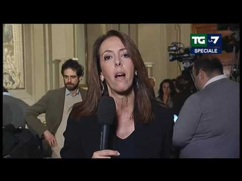 TG LA7 Speciale sulla crisi di Governo (Puntata 12/12/2016)