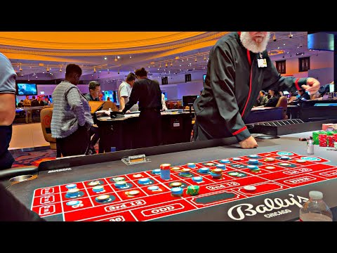 Roulette | Bally's Casino Chicago Illinois | Chicago's First Ever Casino | PT 1 w/ @ChicoTwins - YouTube