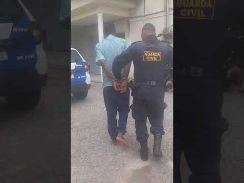 Homem é detido após roubo a ônibus em Linhares; dinheiro foi recuperado.