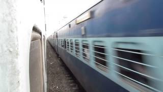 preview picture of video '12166 Varanasi Lokmanyatilak Terminus Superfast Express'