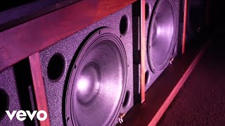 Future - SURFING A TSUNAMI (Official Visualizer)