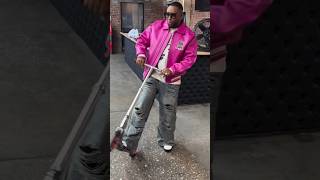 MAINO PULLS UP ON A SCOOTER IN STYLE.......