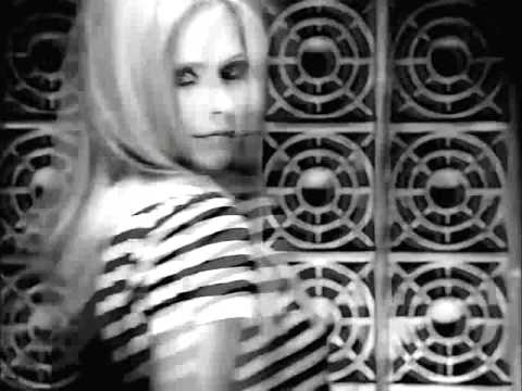 Videoclip de Bad Girl (feat. Marilyn Manson) — Avril Lavigne