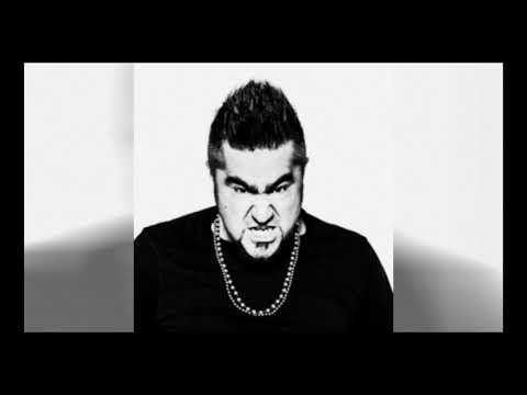 Zoo di 105 del 10/07/15 - sento un lupo