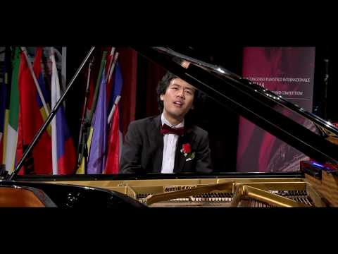 Yuanfan Yang Plays Beethoven - Piano Concerto no. 3 in C Minor, op. 37