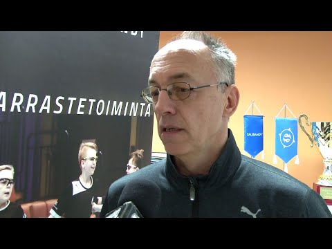 Kyösti Lampinen vieraili Turussa Floorball Academyn merkeissä