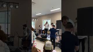 Yosef Chaim Eisenstein singing “Aderaba” | Mesivta Parents day in Durham