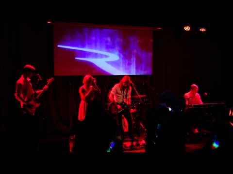 SLOW FOXES ft Nina Christensen (Skilla) - Un-Break My Heart @ Moriska Paviljongen - 121221