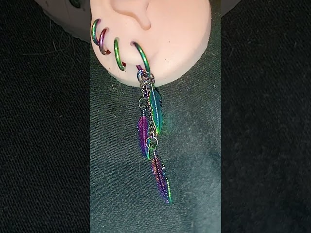 Vídeo relacionado con UJBVCX 4 Piezas Pendientes de Gancho para Oreja, Pendientes de Oruga, Piercing de Aguja gótica, Joyería para Mujer