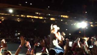 Kenny Chesney Pirate Flag live in Tampa