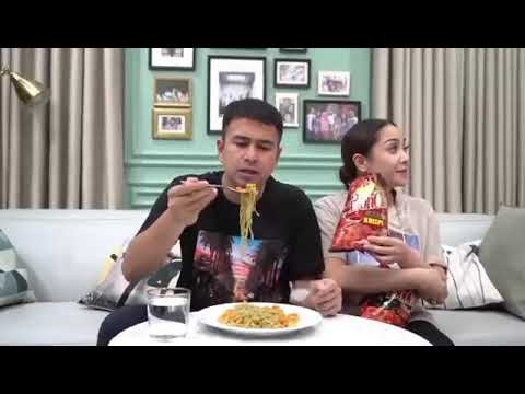 Raffi rafathar makan mie lemonilo dan snack bon cabe
