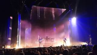 The xx - Say Something Loving (live) 14/02/2017 Zénith Paris