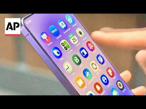 Samsung unveils the Galaxy S26 with a privacy feature to stop snooping