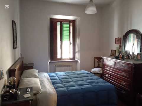 FIRENZE - REGGELLO: APPARTAMENTO CON PICCOLA CORTE ESCLUSIVA