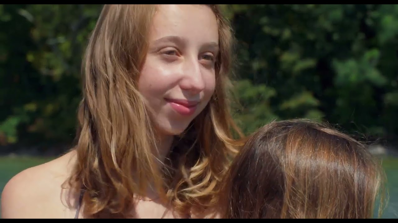 Miniature de la vidéo Bande Annonce L'AMOUR DU MONDE - Un film de Jenna Hasse du film L'amour du monde