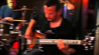 Video thumbnail for PRS SE Kestrel Bass Demo by Guitar World