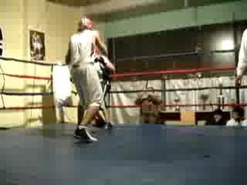 Sebas "La Mole Millonaria" exhibiendo su boxeo-3er. round!