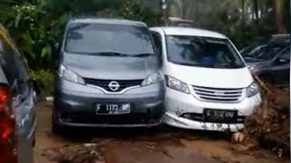 Download lagu Video Amatir  Setelah Kejadian Tsunami di Pantai Tanjung Lesung mp3