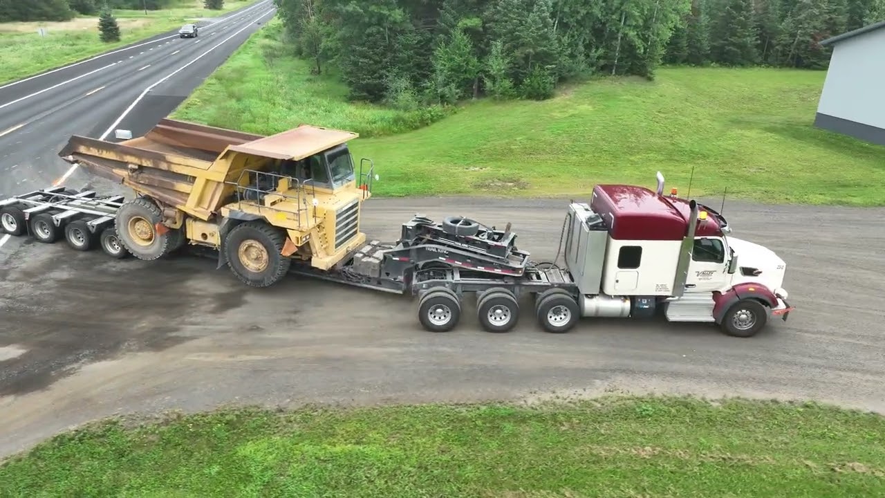 Komatsu Mining Truck- Heavy Haul