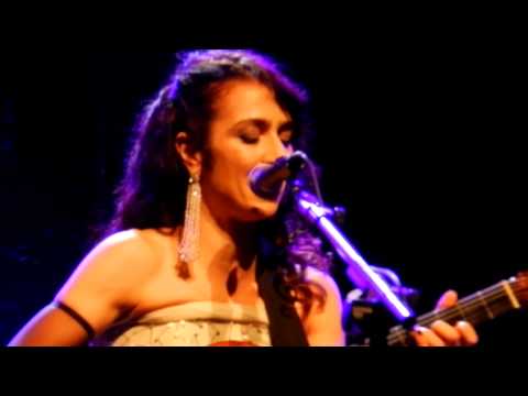 Videoclip de Beija Eu (Ao Vivo) — Marisa Monte