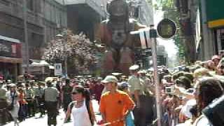 Plaza de Armas de Santiago - Tío Pequeña Gigante