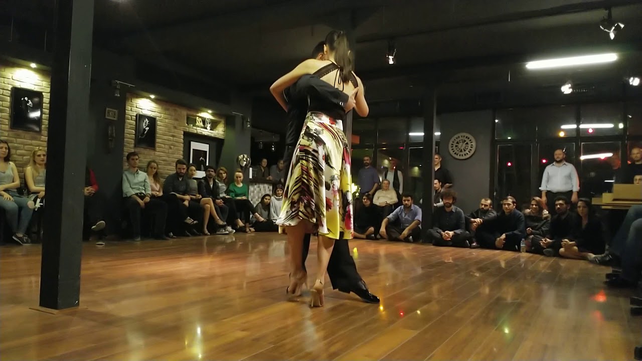 Selcen İpek & Mihran Şigaher (Esta Social Divas-17 Ocak 2018)