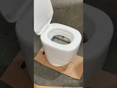 Clesana C1 – wasserlose Toilette mit Rundsockel