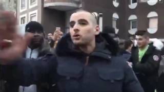 Le rappeur Sofiane calme la foule - Manif Bobigny Théo