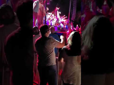 Vanilla Ice sings Bob Marley song