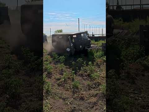 Заказал демонтаж забора, монтажник приехал на УАЗе.