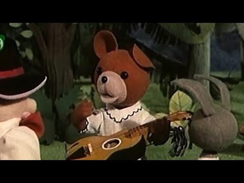Hniezdo | celá časť | MACKO UŠKO