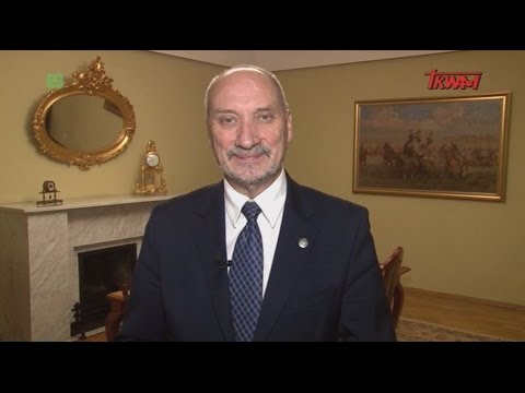 Macierewicz podsumowuje rok PiS - kabaret